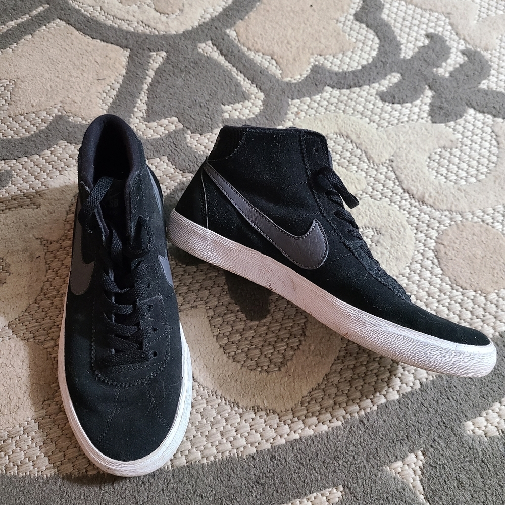 Nike SB Mids